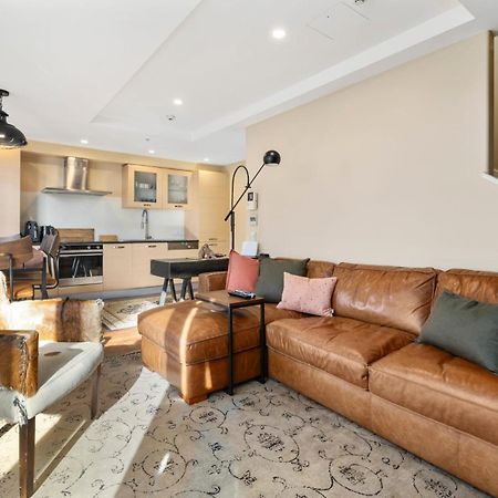 Marvelous Downtown Apartment Moments From Main Beach With Heated Pool, Gym And Parking 마운트마운가누이 외부 사진