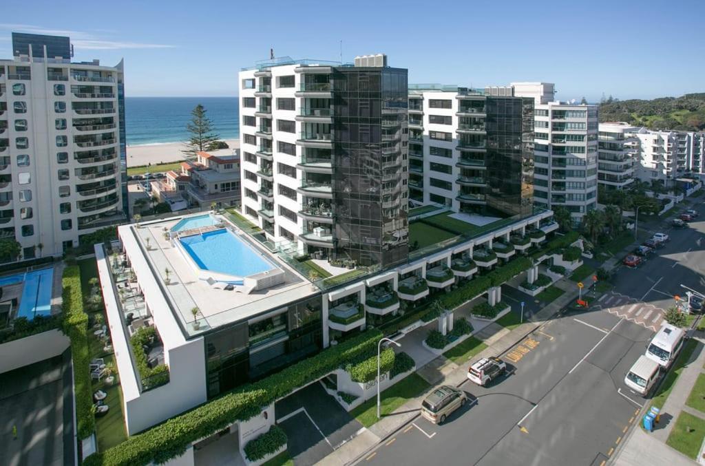 Marvelous Downtown Apartment Moments From Main Beach With Heated Pool, Gym And Parking 마운트마운가누이 외부 사진