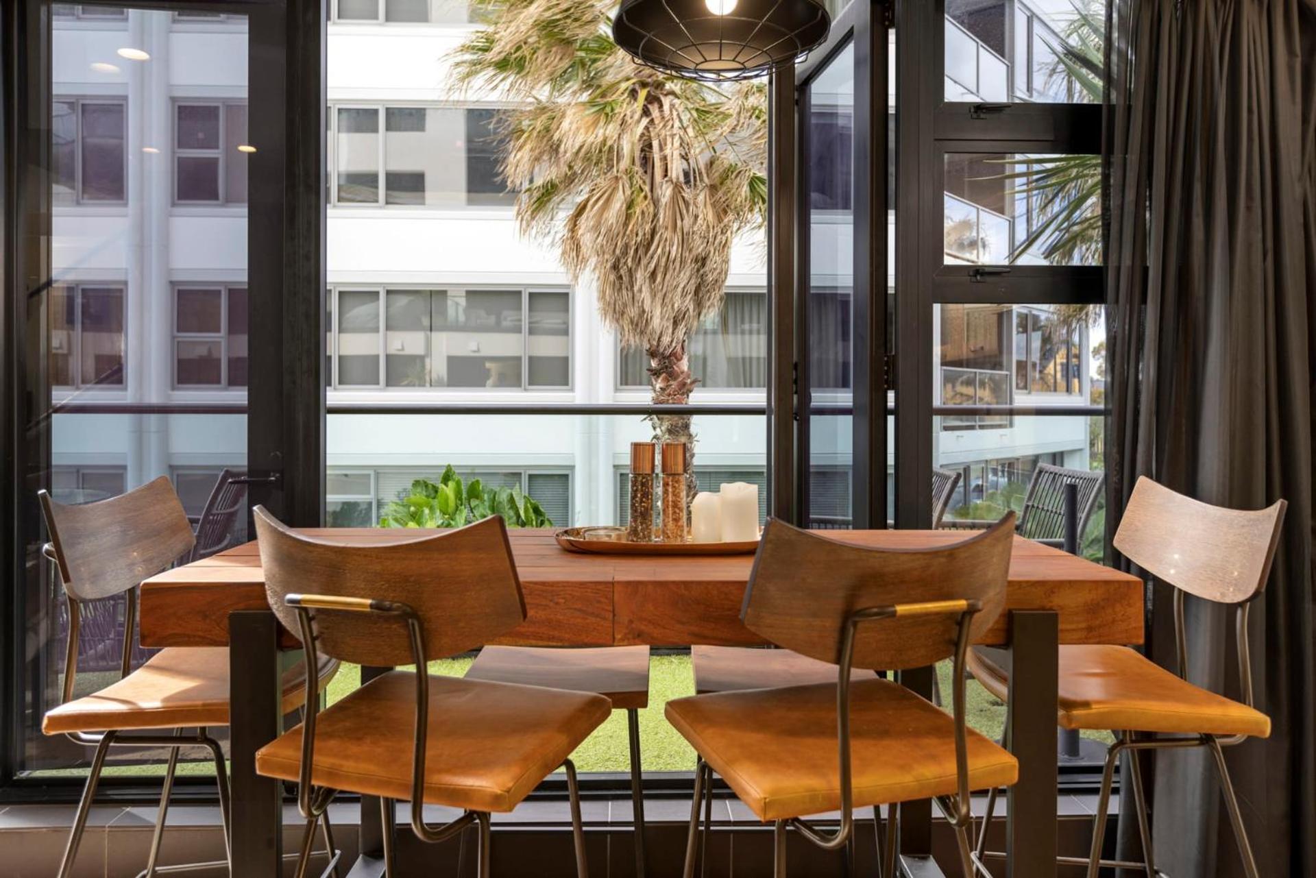Marvelous Downtown Apartment Moments From Main Beach With Heated Pool, Gym And Parking 마운트마운가누이 외부 사진
