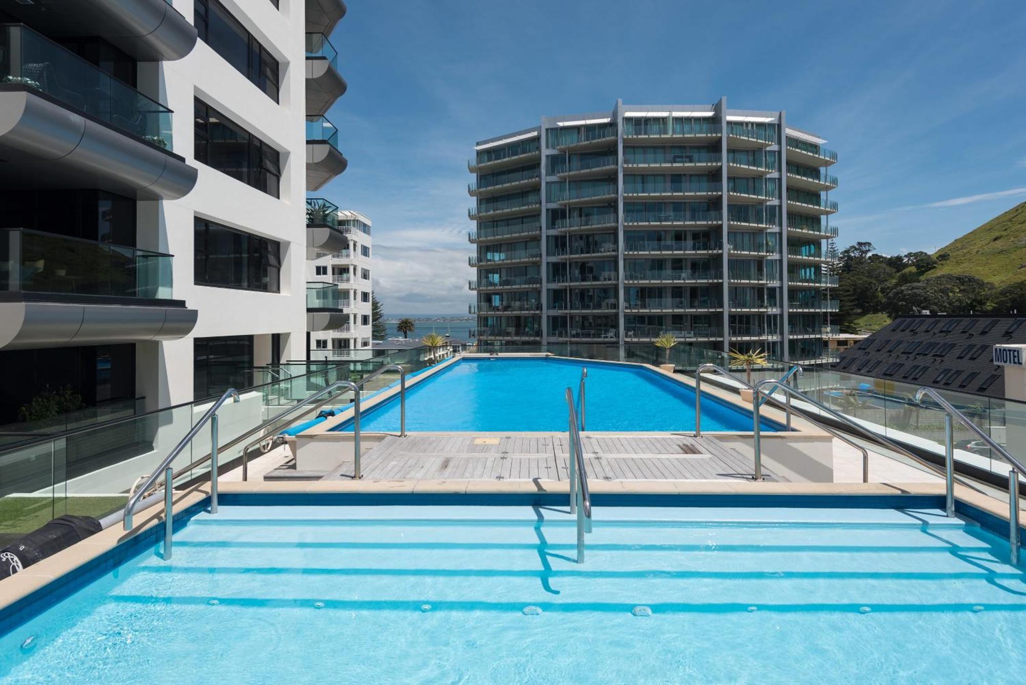 Marvelous Downtown Apartment Moments From Main Beach With Heated Pool, Gym And Parking 마운트마운가누이 외부 사진
