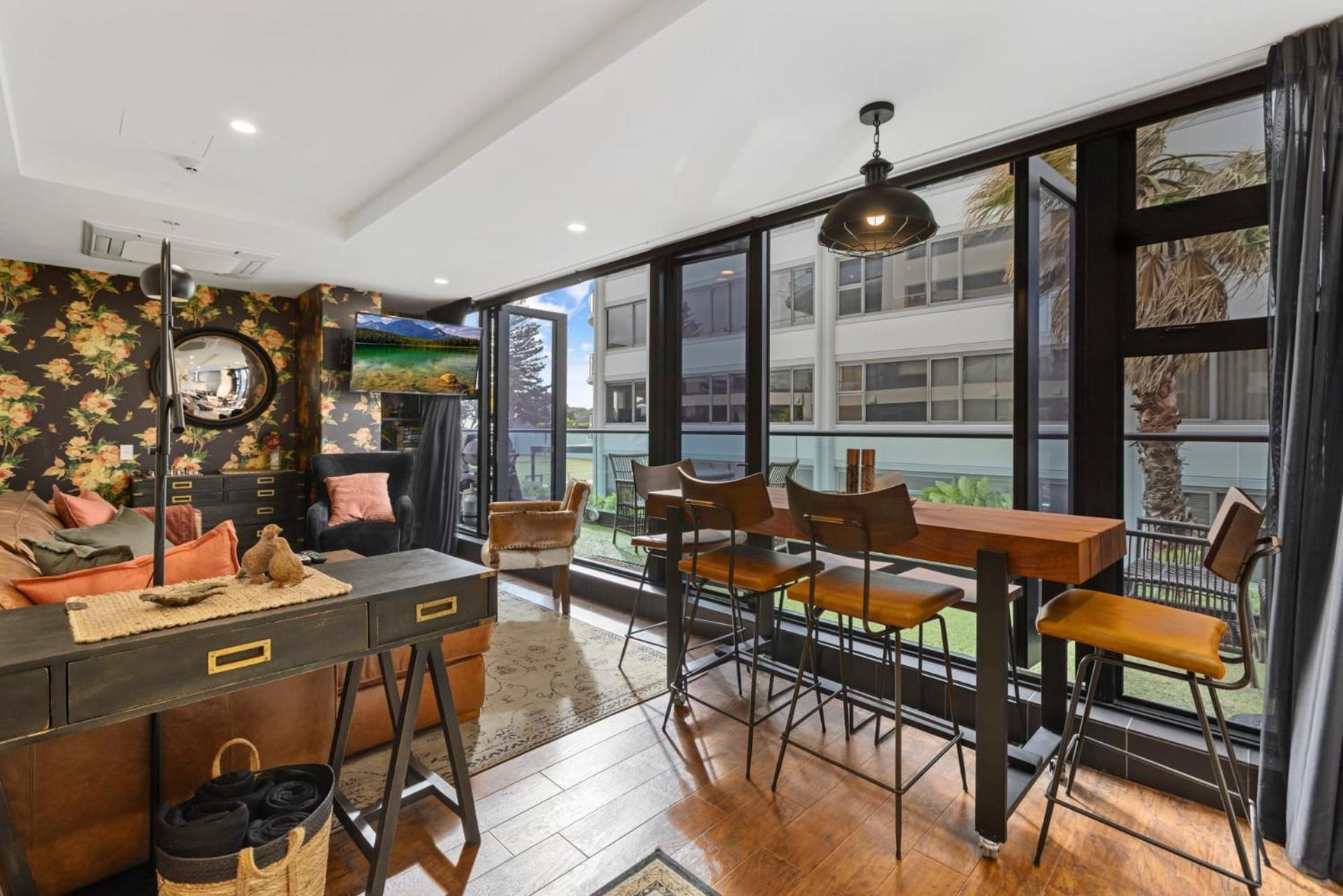 Marvelous Downtown Apartment Moments From Main Beach With Heated Pool, Gym And Parking 마운트마운가누이 외부 사진