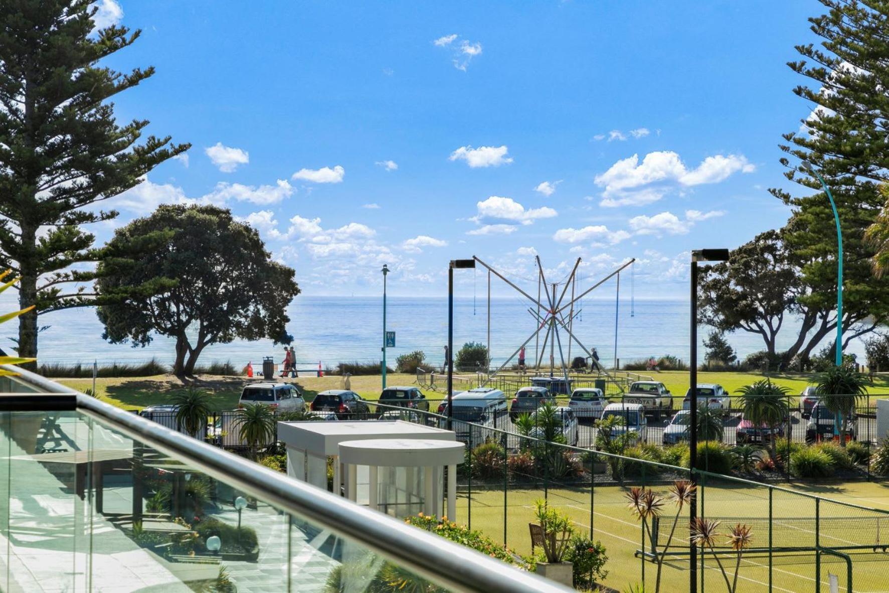 Marvelous Downtown Apartment Moments From Main Beach With Heated Pool, Gym And Parking 마운트마운가누이 외부 사진